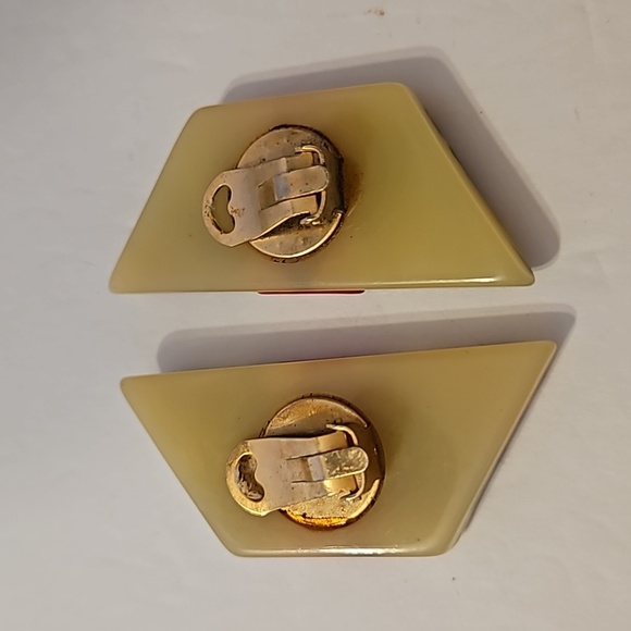 1980s Red, Brown & Creme Lucite with Orange inserts Clip-on Earrings - Picture 6 of 6